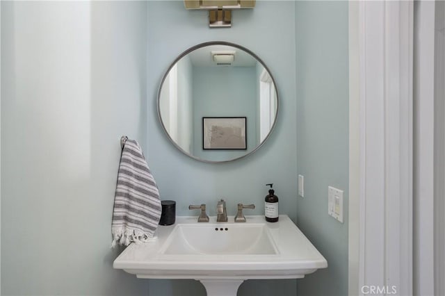 1307 Oxford Ln, Newport Beach, CA 92660 - bathroom featuring a sink