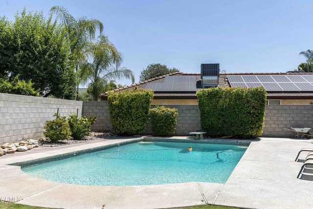 14000 Castlemaine Ave, Bakersfield, CA 93314 - view of pool featuring a fenced backyard and a diving board
