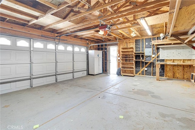 19410 Allegheny Ct, Apple Valley, CA 92307 - garage featuring a garage door opener