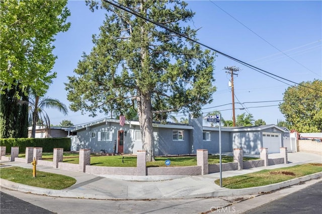 27573 Santa Clarita Rd, Saugus, CA 91350 - view of front facade featuring concrete driveway