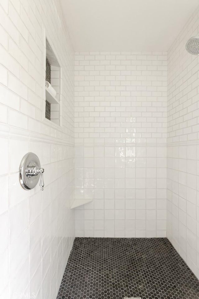 326 Ruby St, Laguna Beach, CA 92651 - bathroom with tiled shower
