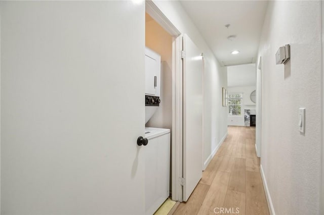 119 Gallery Way, Tustin, CA 92782 - hall featuring light wood-style flooring, baseboards, and recessed lighting