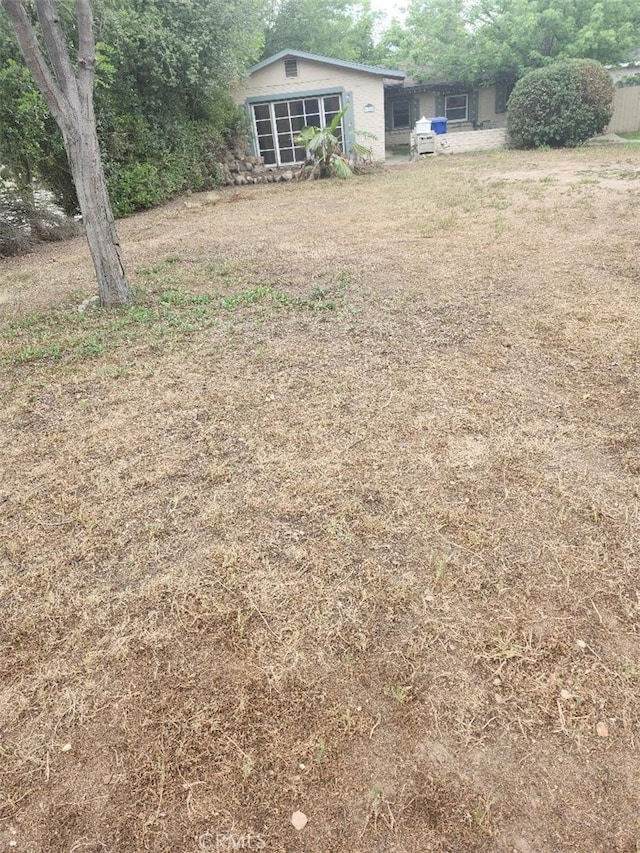 1280 E Woodbury Rd, Pasadena, CA 91104 - view of yard