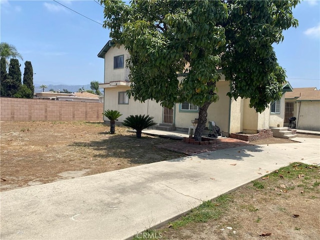 423 S Virginia Ave, Azusa, CA 91702 - view of front of home featuring stucco siding