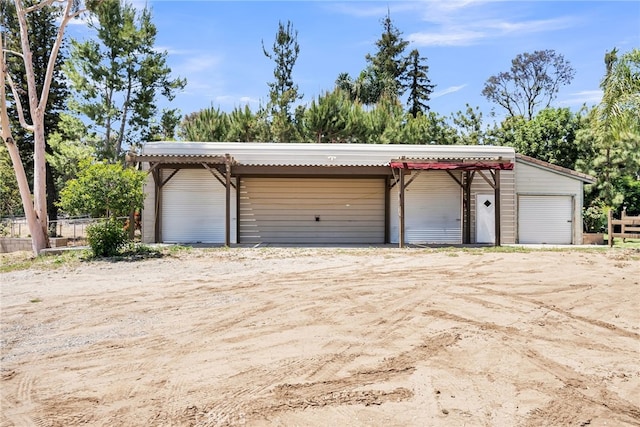 2886 Mcallister St, Riverside, CA 92503 - view of detached garage