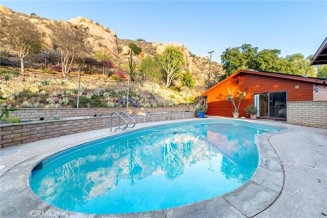 4899 Glenwood Dr, Riverside, CA 92501 - view of pool featuring a mountain view