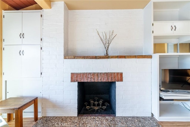 4899 Glenwood Dr, Riverside, CA 92501 - detailed view of a fireplace