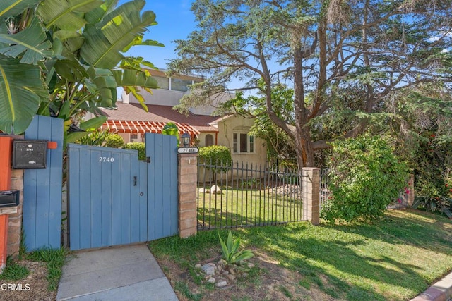 2740 Auburn St, Los Angeles, CA 90039 - view of front facade with a gate and stucco siding