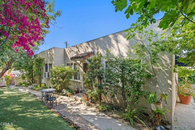 2740 Auburn St, Los Angeles, CA 90039 - view of yard