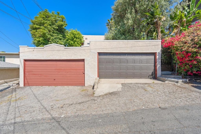 2740 Auburn St, Los Angeles, CA 90039 - view of garage