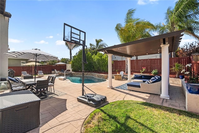 34032 Temecula Creek Rd, Temecula, CA 92592 - fenced backyard with a patio