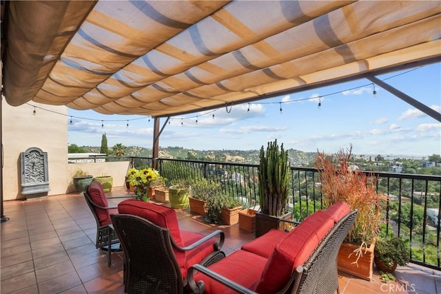 633 Sunnyhill Dr, Los Angeles, CA 90065 - view of patio / terrace with a pergola