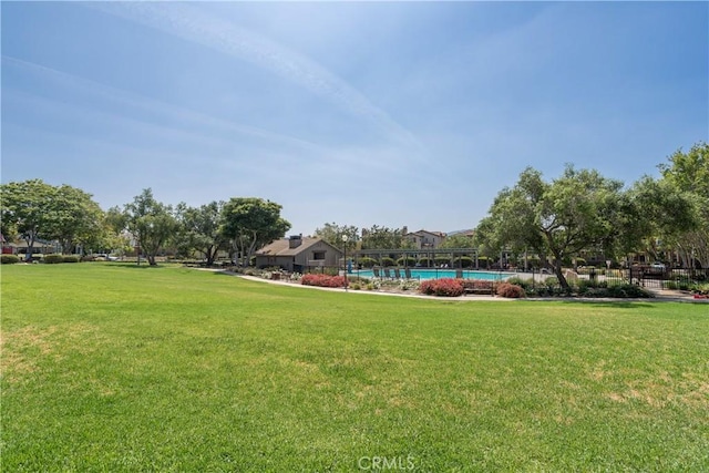 15530 New Park Ter, San Diego, CA 92127 - surrounding community featuring a lawn and a swimming pool
