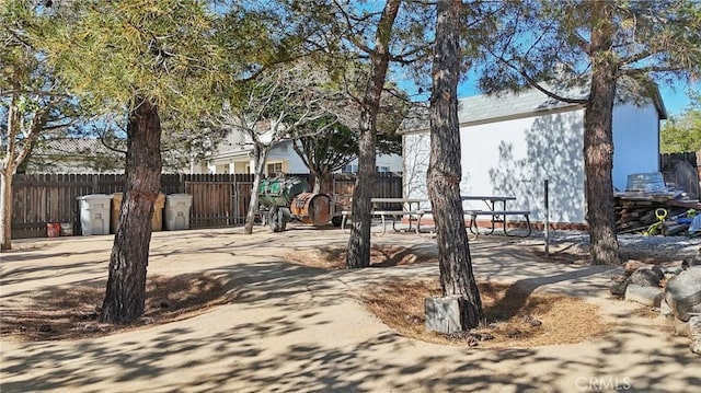 6688 Banyan Ave, Hesperia, CA 92345 - view of front of home