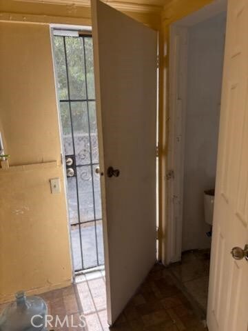 1413 E 77th St, Los Angeles, CA 90001 - view of hallway