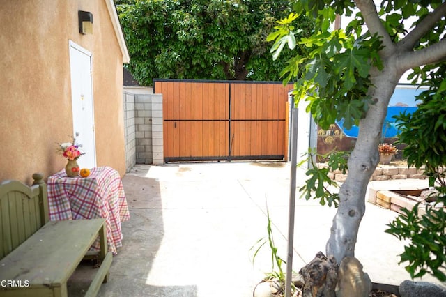 1207 S L St, Oxnard, CA 93033 - view of patio