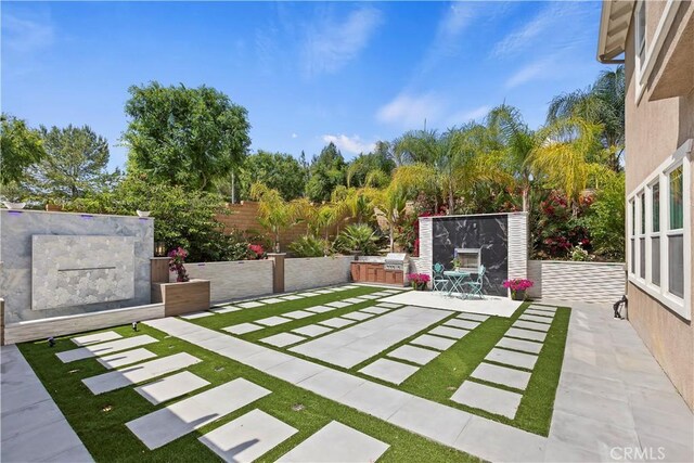 8851 Soothing Ct, Corona, CA 92883 - view of yard featuring a patio area