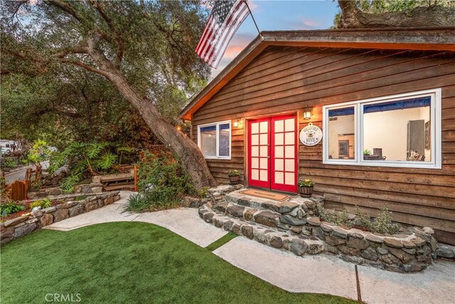 31342 Silverado Canyon Rd, Silverado Canyon, CA 92676 - doorway to property with a lawn