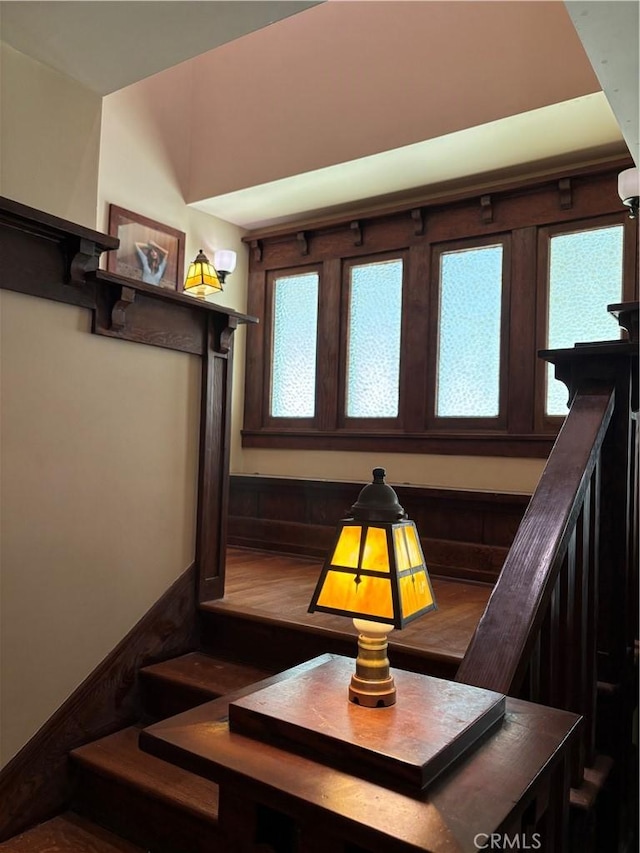 163 S Kingsley, Los Angeles, CA 90004 - view of stairs