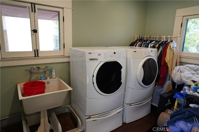 163 S Kingsley, Los Angeles, CA 90004 - washroom with washing machine and dryer