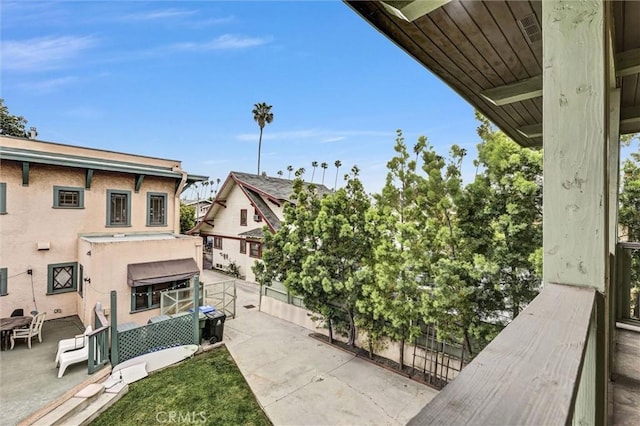 163 S Kingsley, Los Angeles, CA 90004 - view of patio