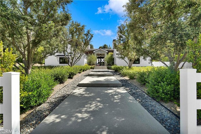 25057 Lewis And Clark Rd, Hidden Hills, CA 91302 - view of home's community