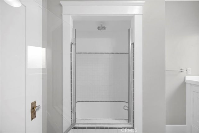 310 Hermosa, Long Beach, CA 90802 - full bath with an enclosed shower and vanity