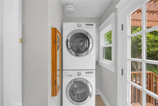 310 Hermosa, Long Beach, CA 90802 - laundry room featuring estacked washer and dryer and baseboards