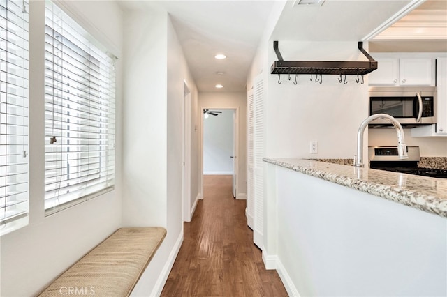 6211 Newhaven Ct Unit 128, Yorba Linda, CA 92887 - hall with wood finished floors, recessed lighting, and baseboards