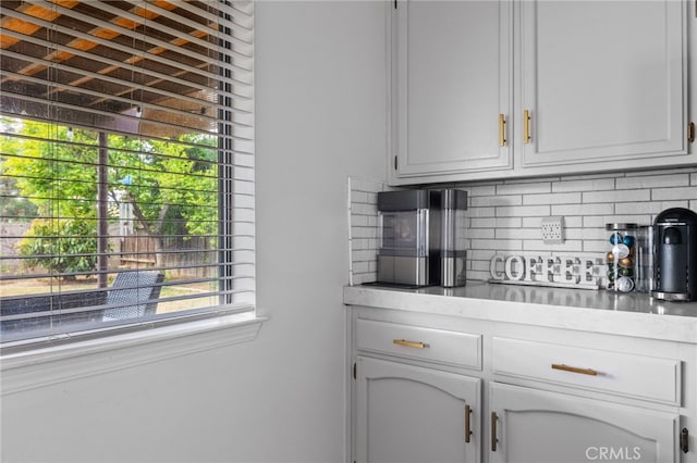 7209 Copper Creek Way, Bakersfield, CA 93308 - bar with tasteful backsplash