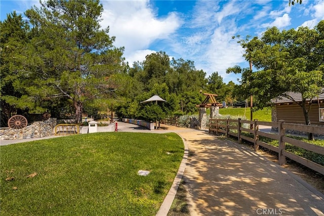 10108 Marchant Ave, Tustin, CA 92782 - view of property's community featuring a yard