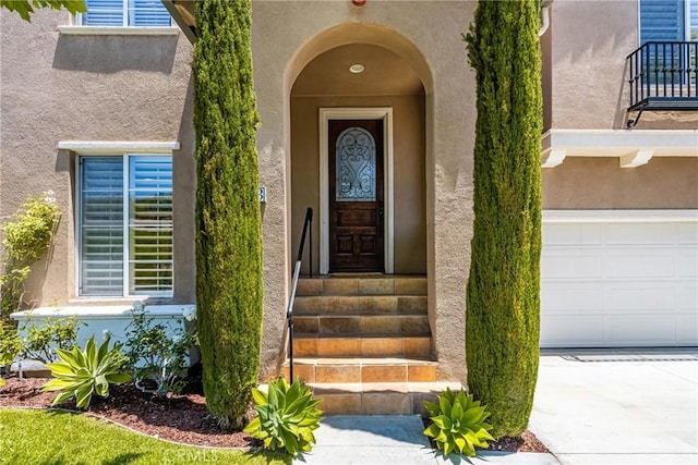 10108 Marchant Ave, Tustin, CA 92782 - entrance to property with stucco siding, a garage, and concrete driveway