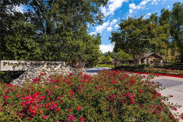 10108 Marchant Ave, Tustin, CA 92782 - view of community sign