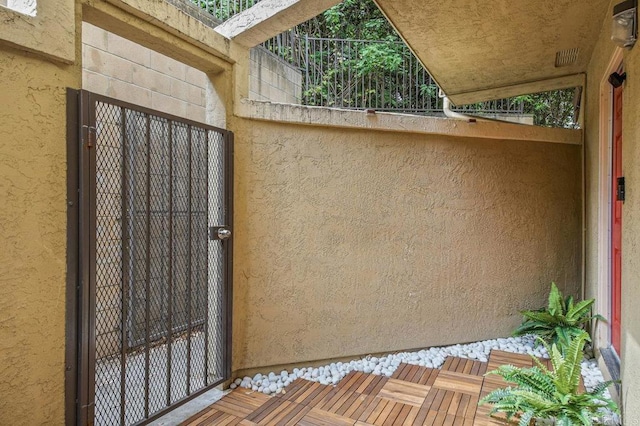 5377 Lake Murray Blvd, La Mesa, CA 91942 - entrance to property with stucco siding