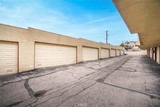 10149 Commerce Ave Unit 8, Tujunga, CA 91042 - view of garage