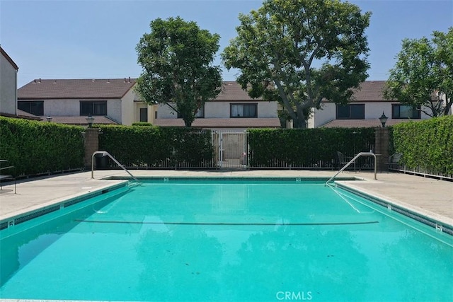 821 S Cerritos Ave Unit 17, Azusa, CA 91702 - view of community pool