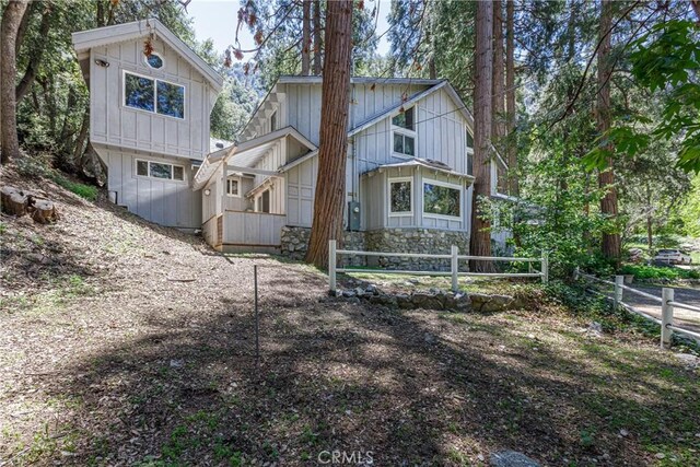9091 Mountain View Dr, Forest Falls, CA 92339 - rear view of property featuring board and batten siding
