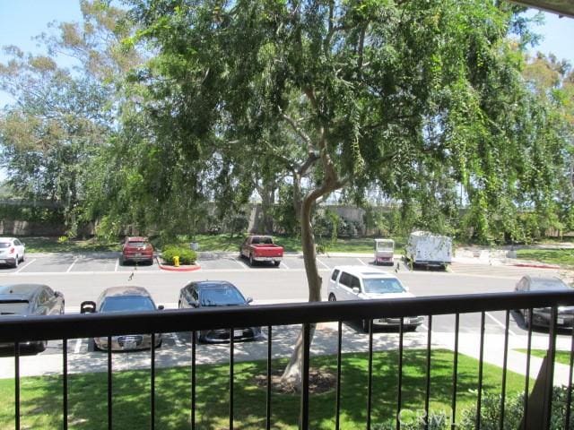 13601 Del Monte Dr Unit M17-46A, Seal Beach, CA 90740 - view of yard featuring a balcony