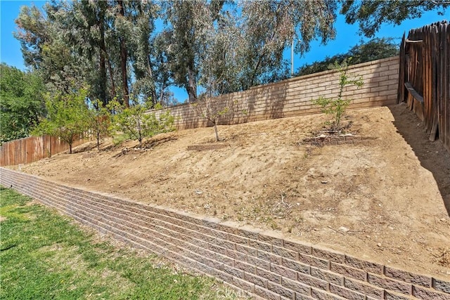 27747 Wakefield Rd, Castaic, CA 91384 - view of fenced backyard