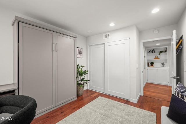 1000 E California Blvd Unit 108, Pasadena, CA 91106 - entrance foyer featuring dark wood-style flooring and recessed lighting