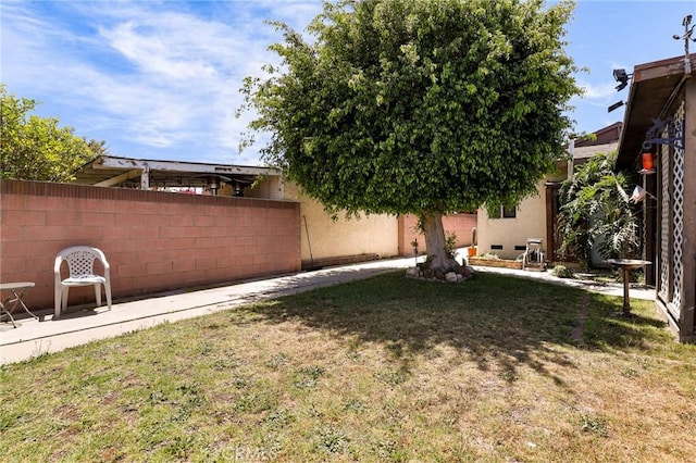 1716 N Fries Ave, Wilmington, CA 90744 - view of yard