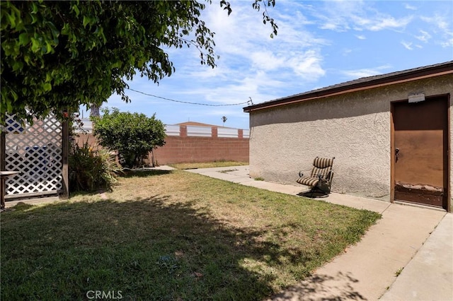 1716 N Fries Ave, Wilmington, CA 90744 - view of yard