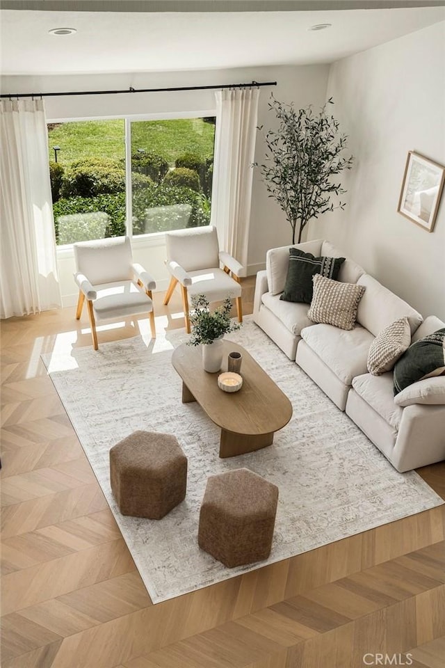 13 Lucero W, Irvine, CA 92620 - living area featuring healthy amount of natural light