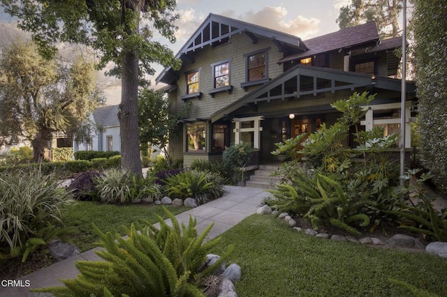 1813 Wayne Ave, South Pasadena, CA 91030 - craftsman-style home featuring a front lawn