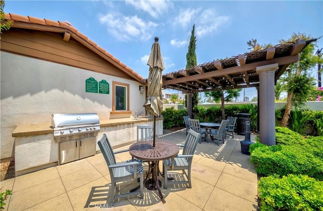 9213 Sunshine Pl, Downey, CA 90240 - view of patio / terrace with outdoor dining space