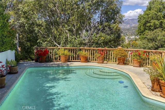 7235 Estepa Dr, Tujunga, CA 91042 - view of pool with a mountain view