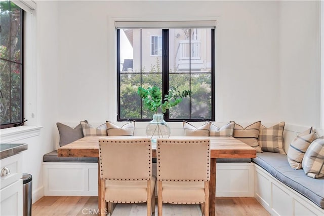 2001 Oak Ave, Manhattan Beach, CA 90266 - dining room featuring light wood-style flooring