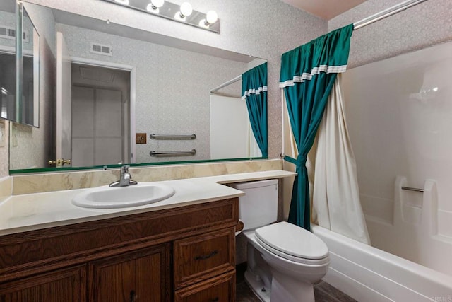9336 Nalini Ct, Santee, CA 92071 - full bath featuring shower / tub combo with curtain and vanity