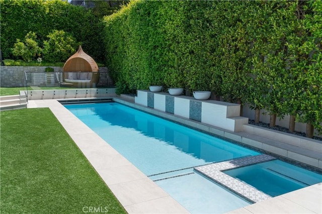 2104 Flournoy Rd, Manhattan Beach, CA 90266 - view of swimming pool with a pool with connected hot tub