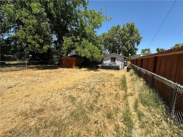 828 W 23rd St, Merced, CA 95340 - view of yard
